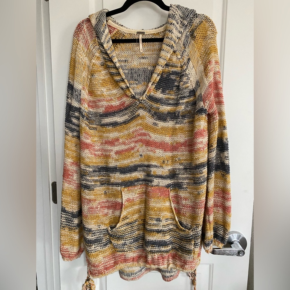 Free people hooded over sized hoodie-style sweater!